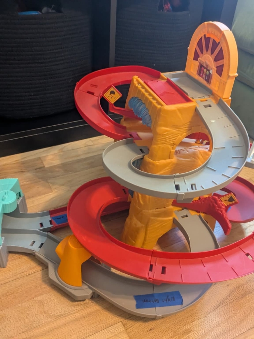 Disney Pixar Cars Radiator Springs Mountain Race Playset - Picture 3 of 3